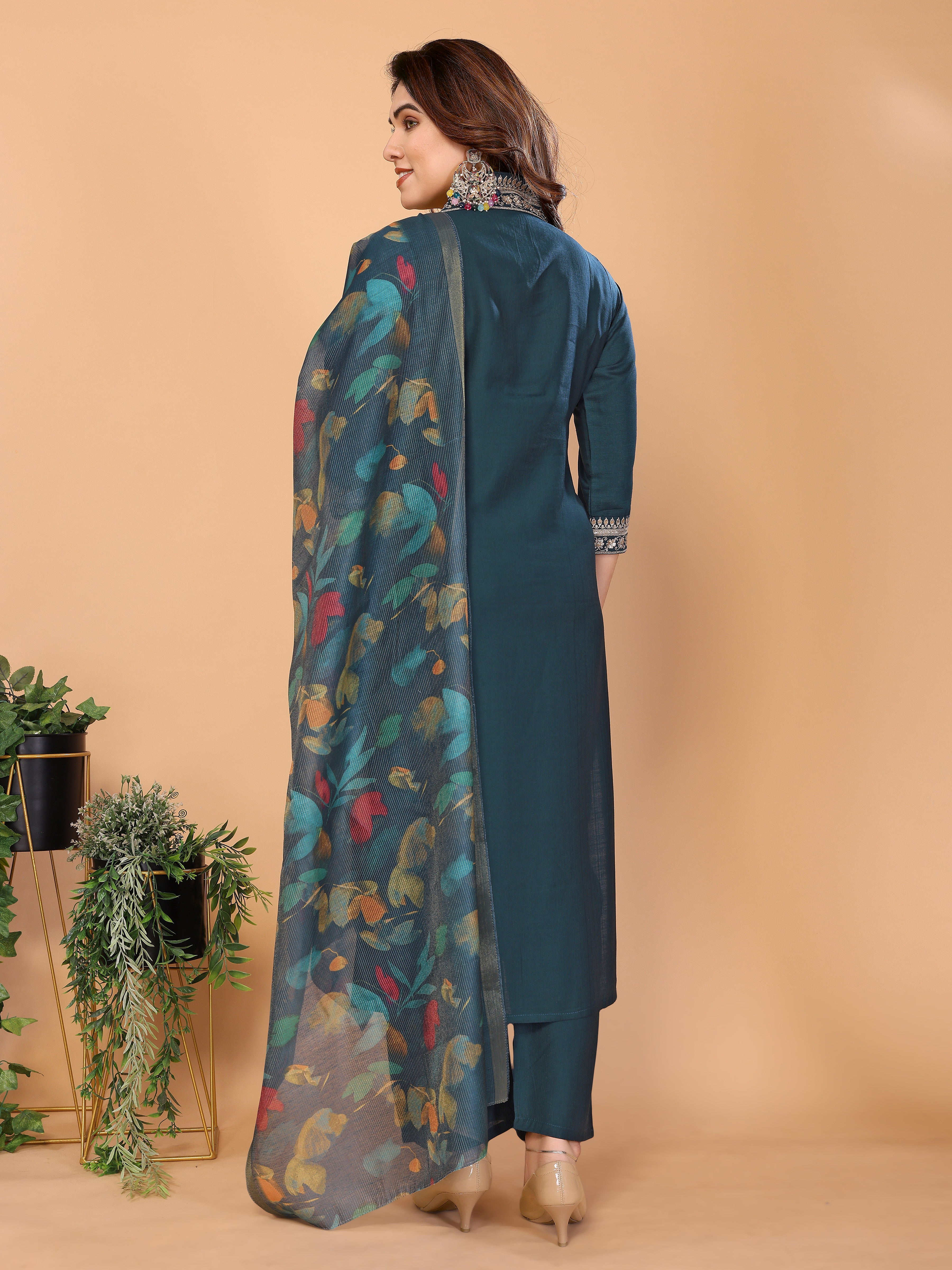 Vertical Silk Kurta Pant Set with Embroidery & Digital Bamboo Silk Dupatta