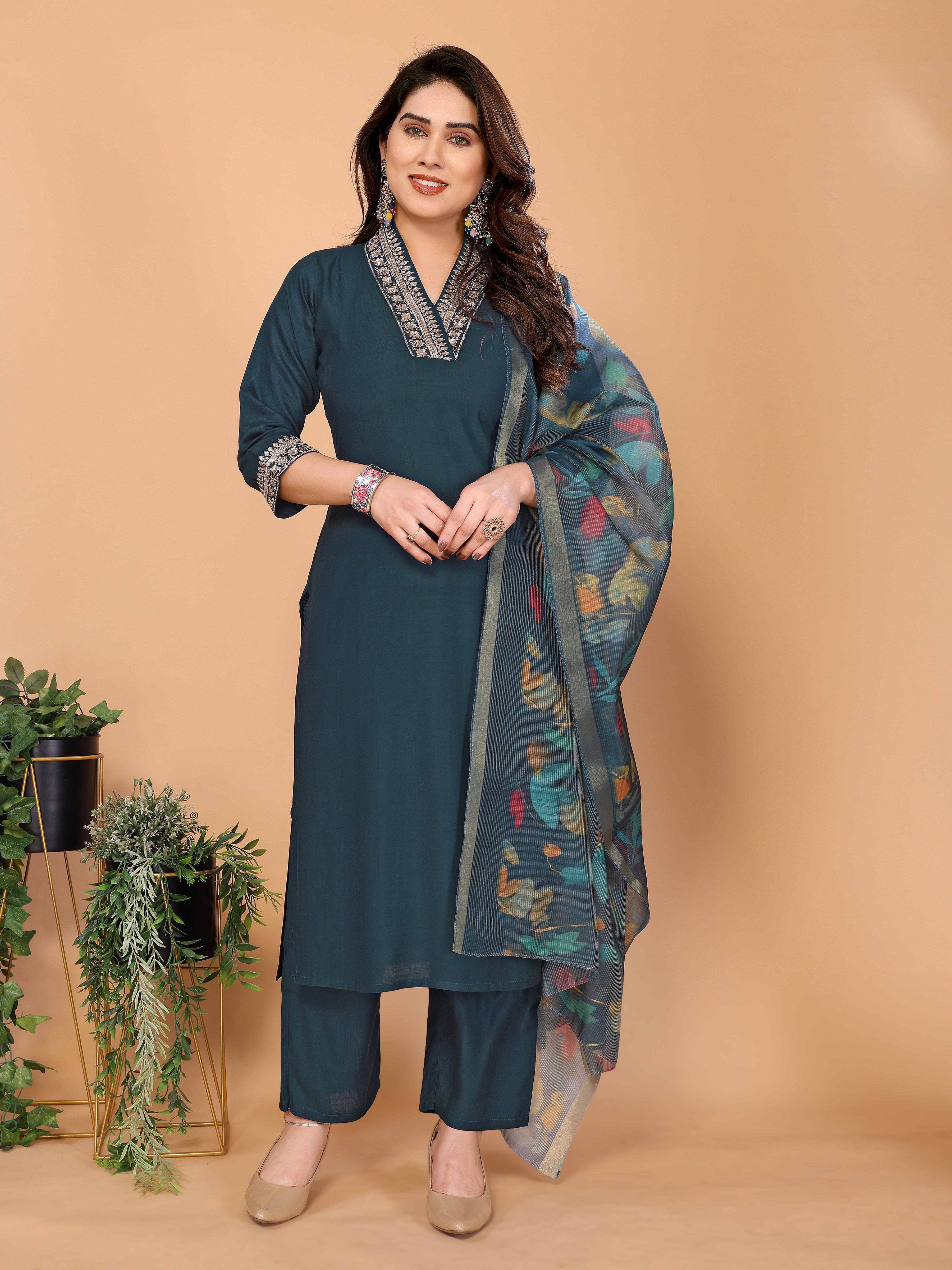 Vertical Silk Kurta Pant Set with Embroidery & Digital Bamboo Silk Dupatta