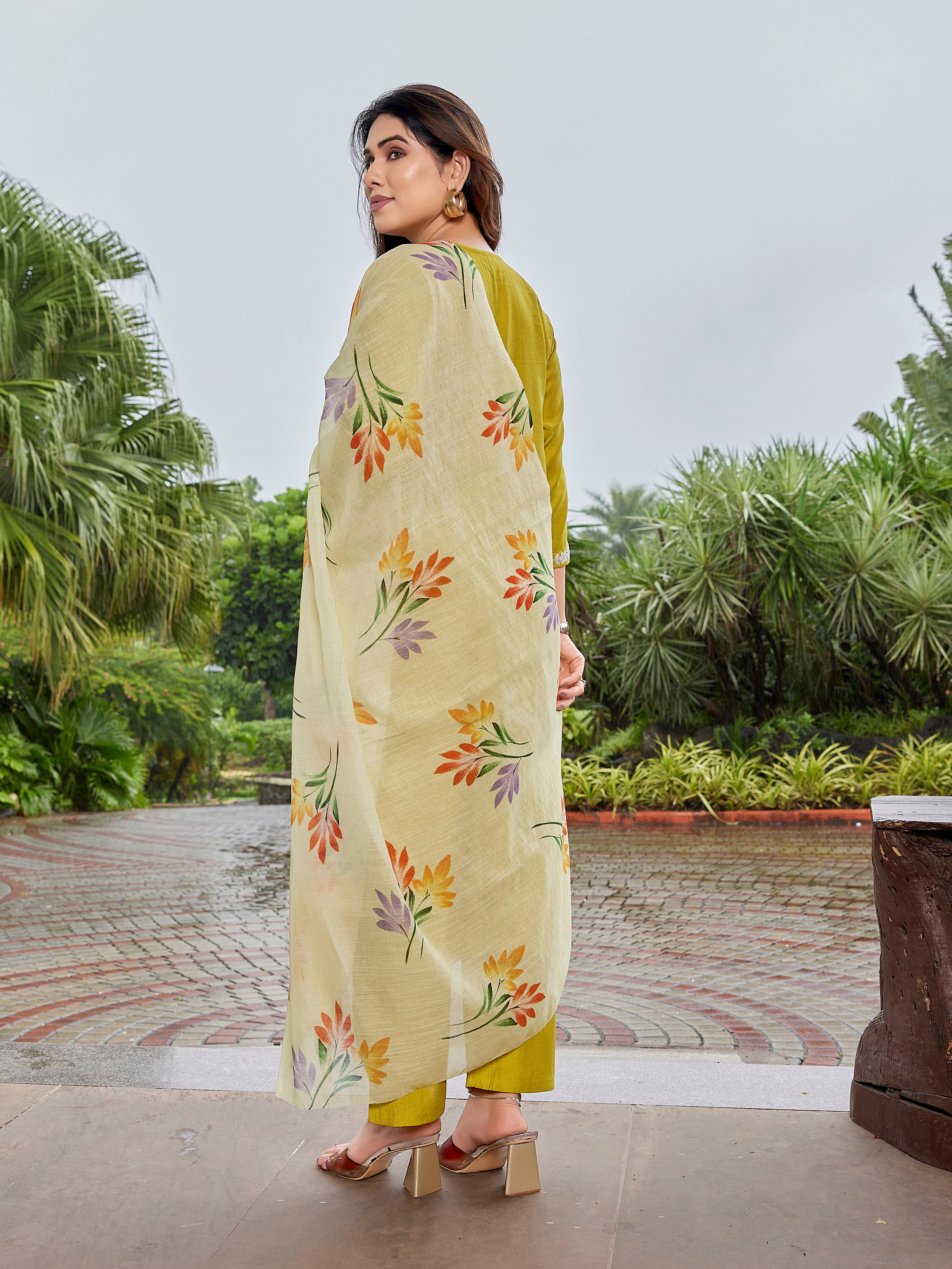 Vertical Silk Embroidered Mustard yellow Kurta Pant Set with Brush Print Dupatta